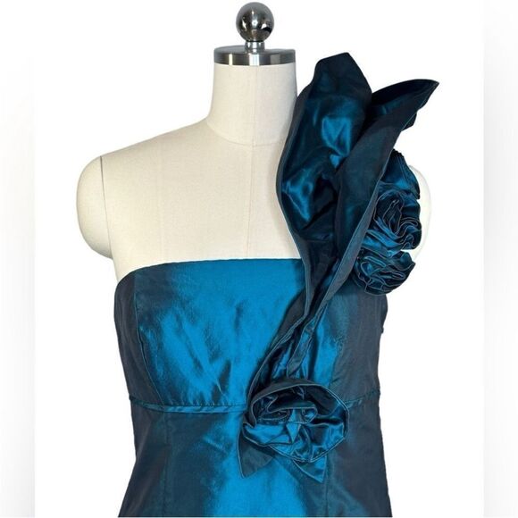 Kay Unger Teal Silk Taffeta Ruffle Shoulder Cocktail Dress| Size 6 - Picture 4 of 8